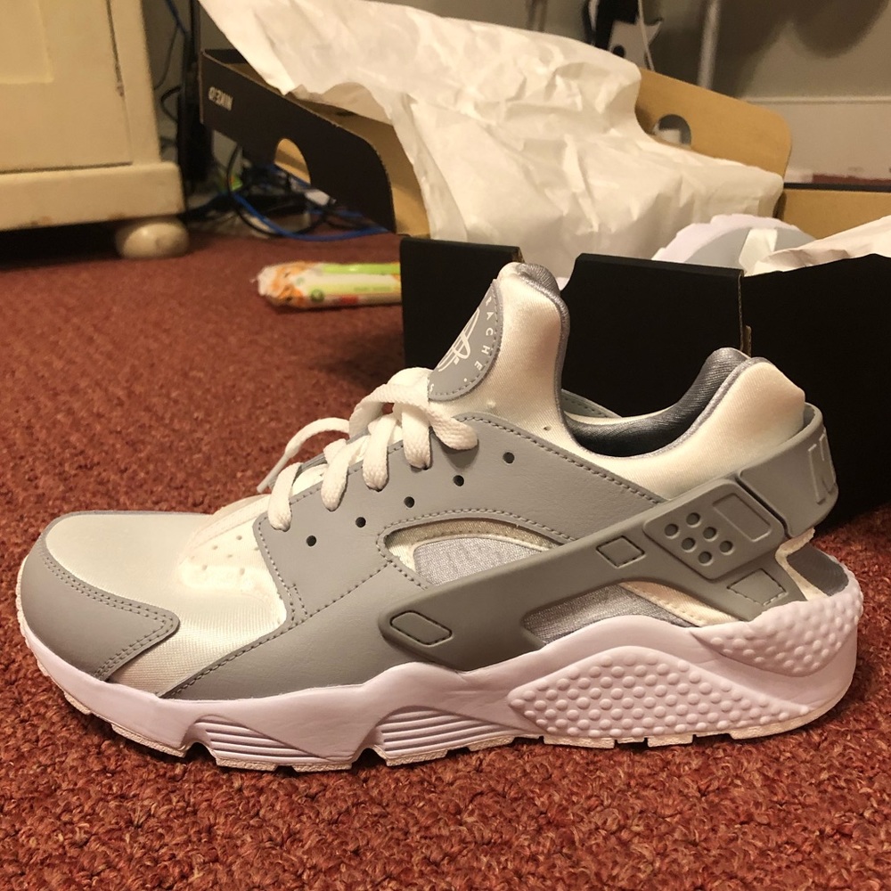Nike Huaraches Size 10 - Picture 2 of 2